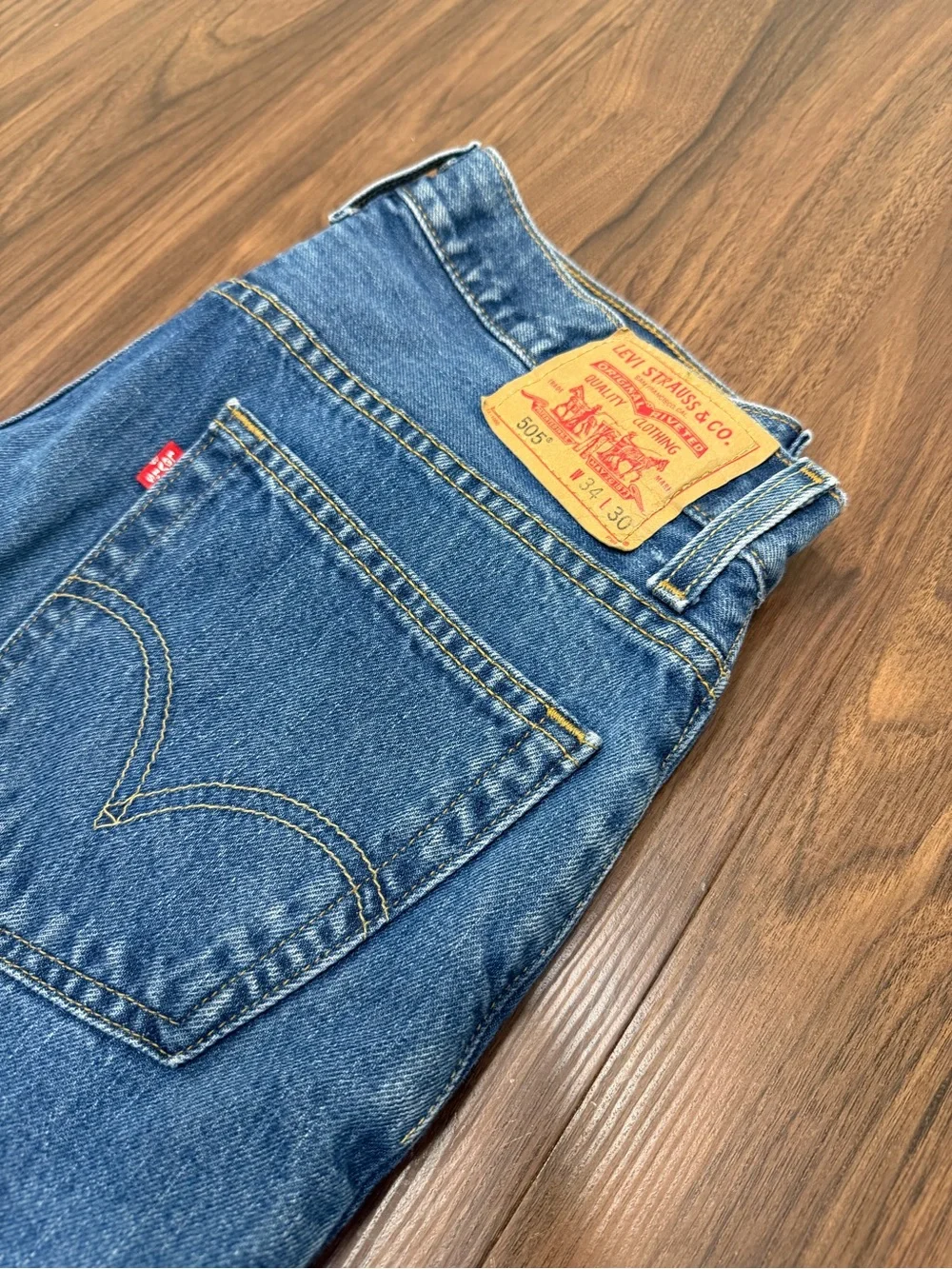 Vintage Levi's 505 Men's Straight Leg Jeans in Medium Blue Denim 34x30